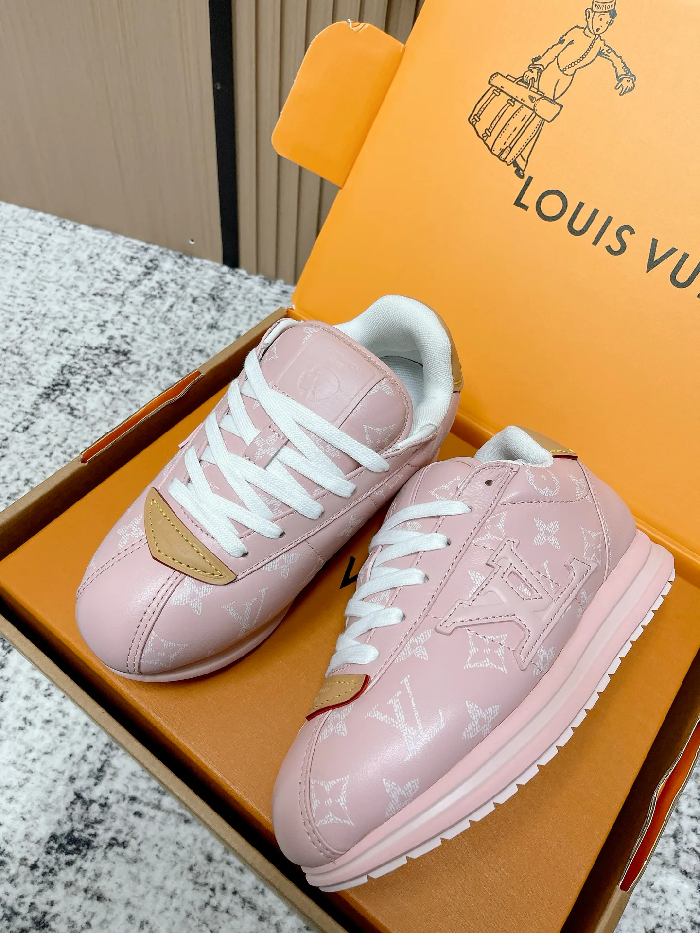 Кроссовки Женские Louis Vuitton 190842