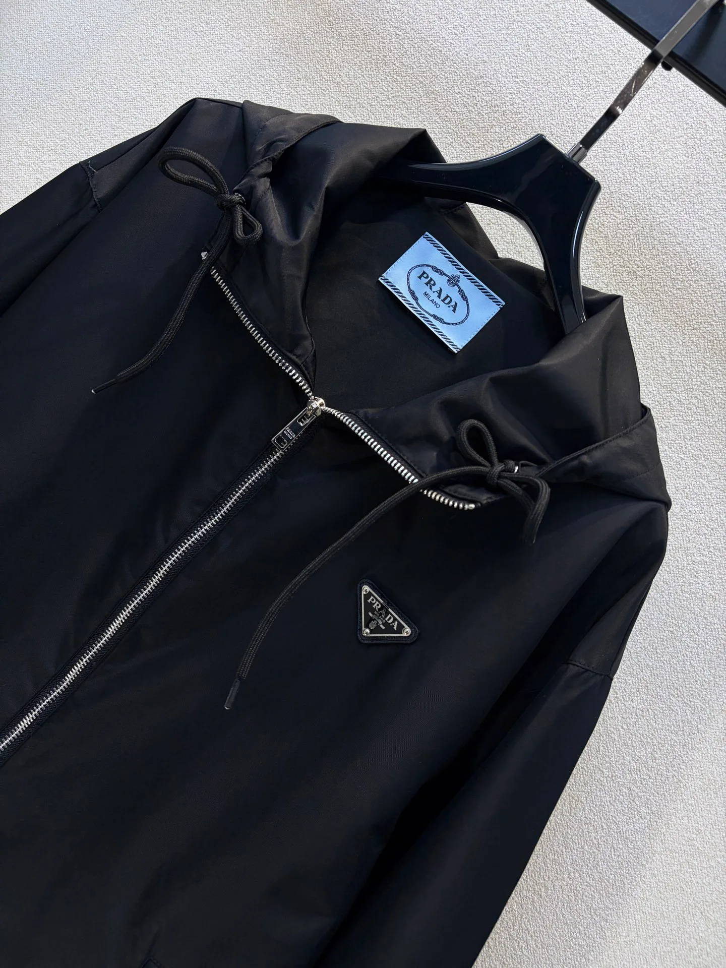 Куртки И Пуховики Женские Prada 18882537
