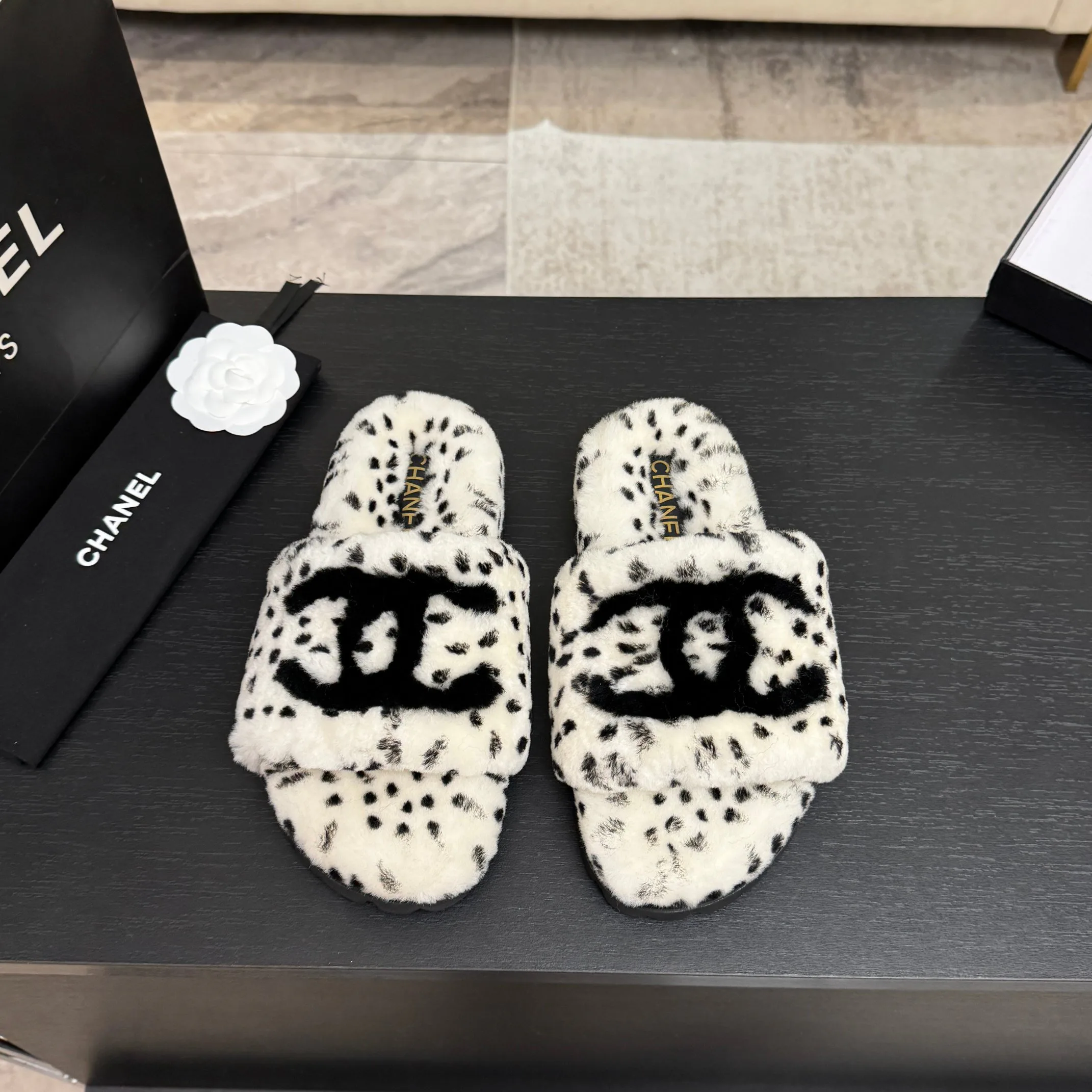 Тапочки Женские Chanel 18062756