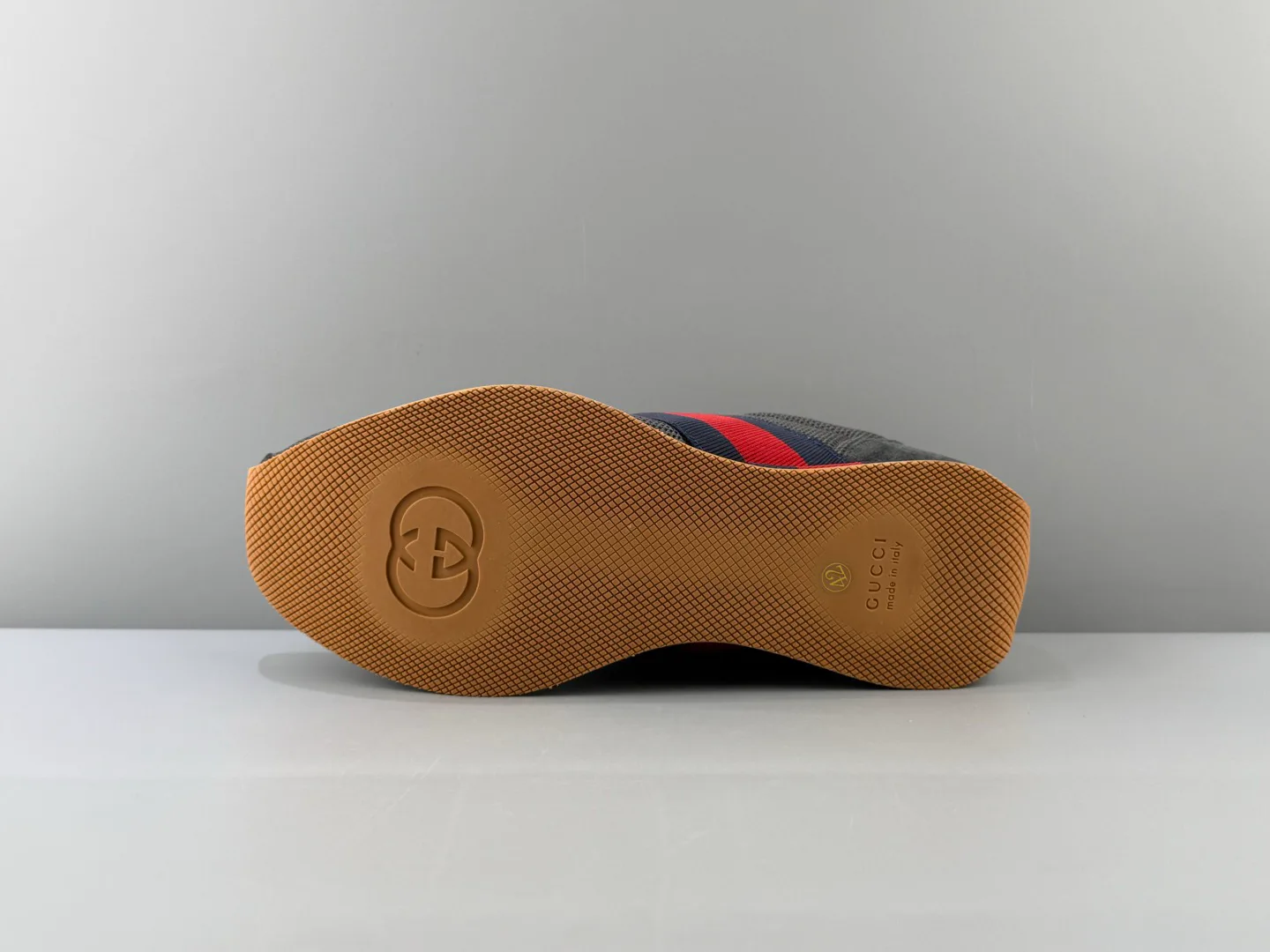 Кроссовки Женские Gucci 18583682