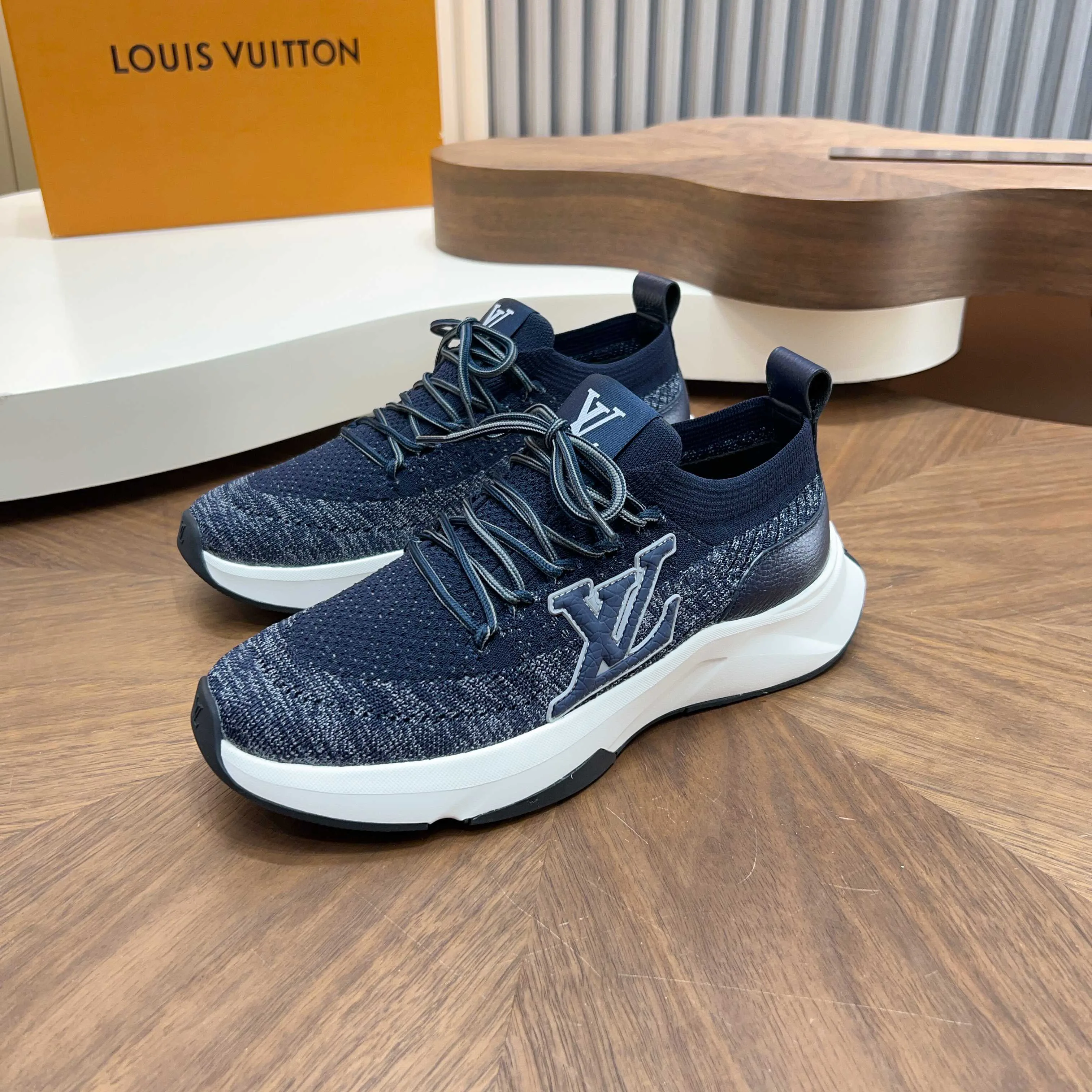 Кроссовки Мужские Louis Vuitton 17916667