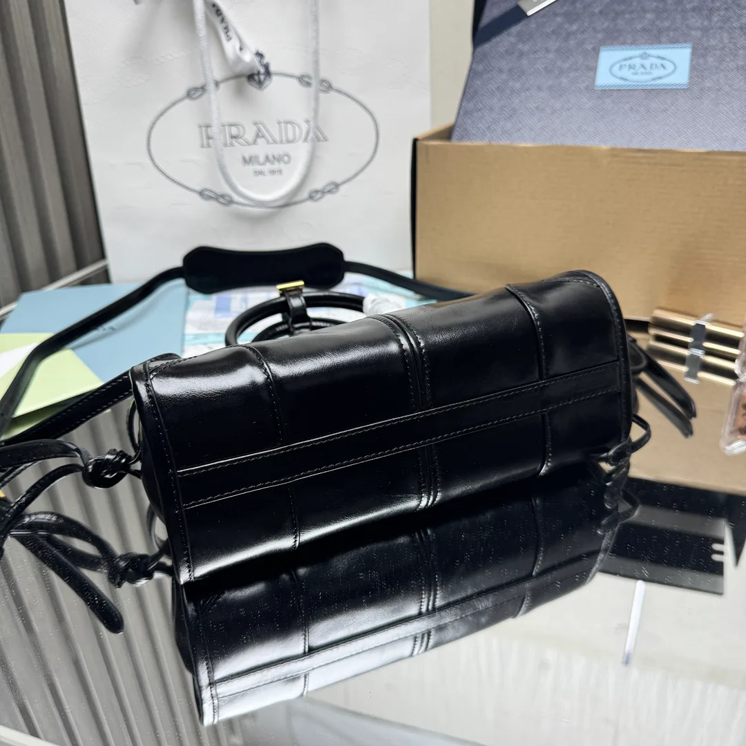 Классические Сумки Женские Prada 10446849