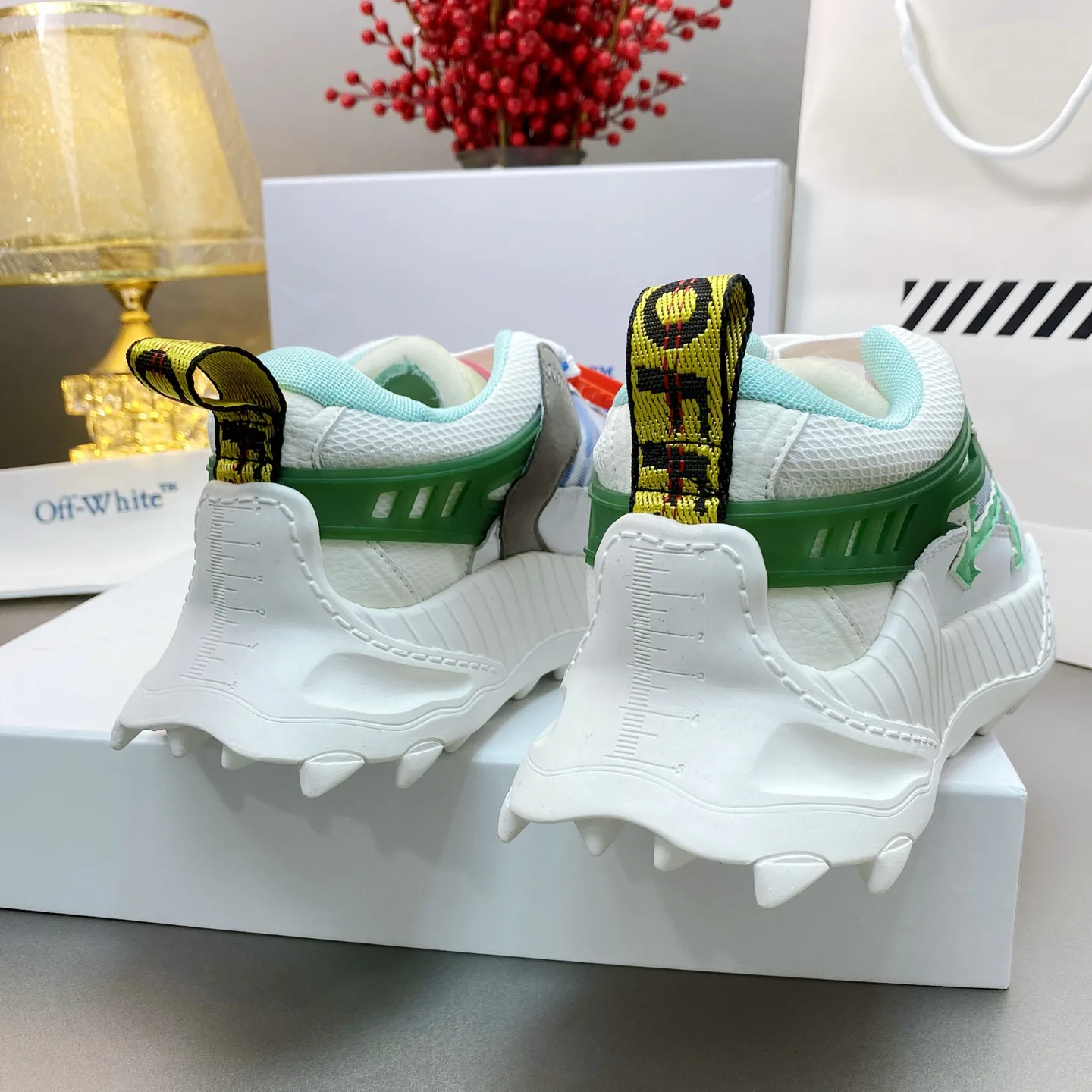 Кроссовки Женские Off-White 17530525