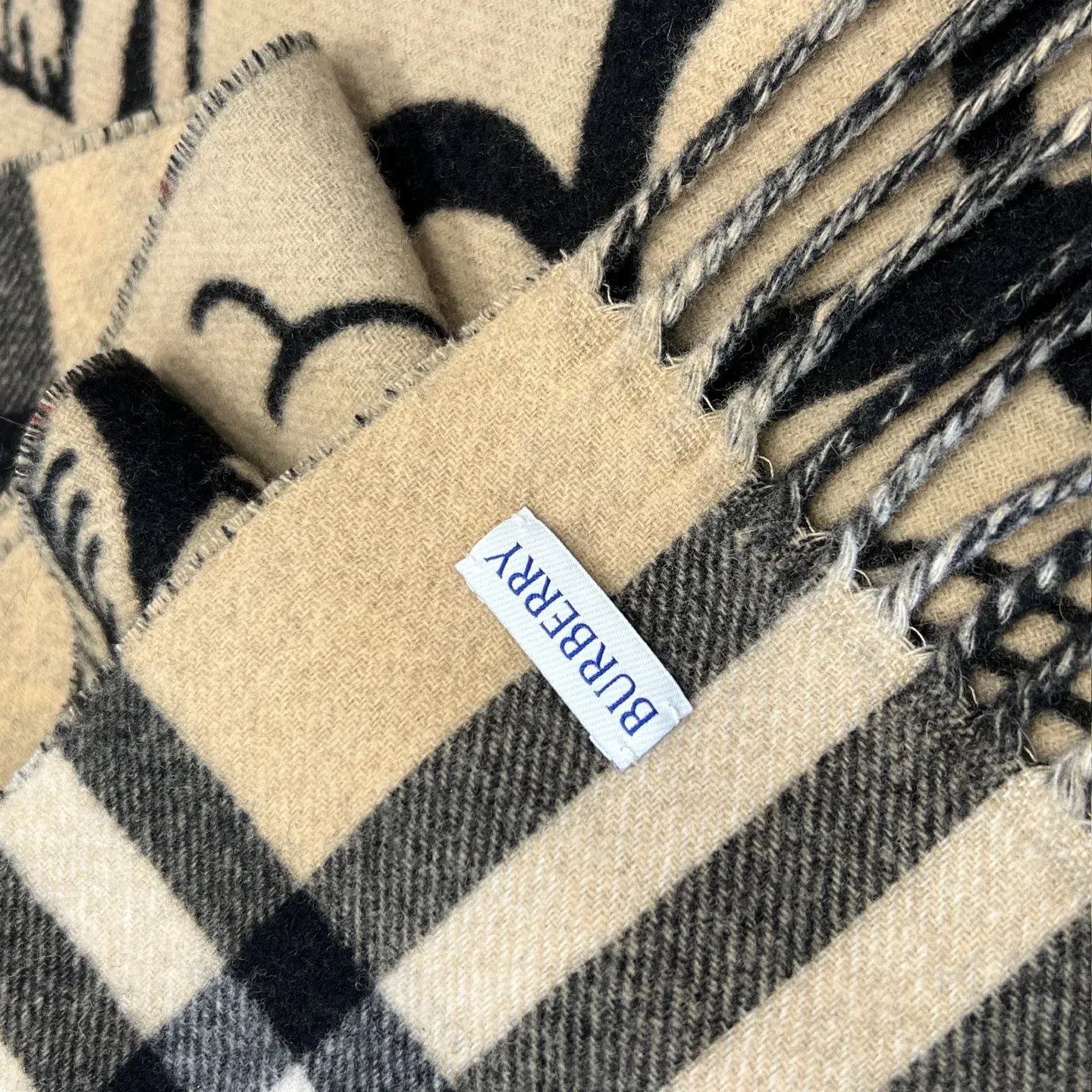 Шарфы Burberry 386407