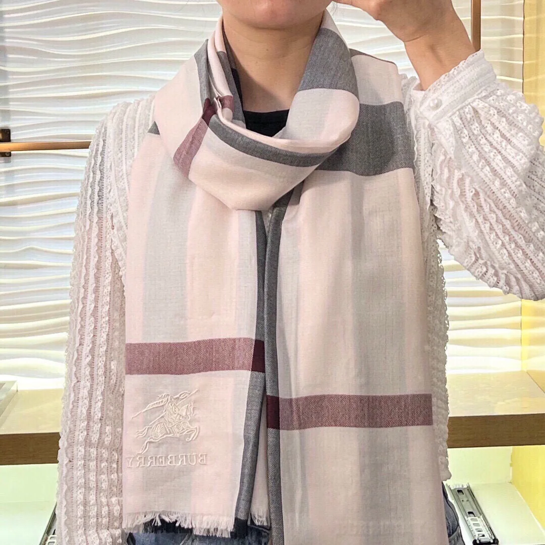 Шарфы Burberry 588255