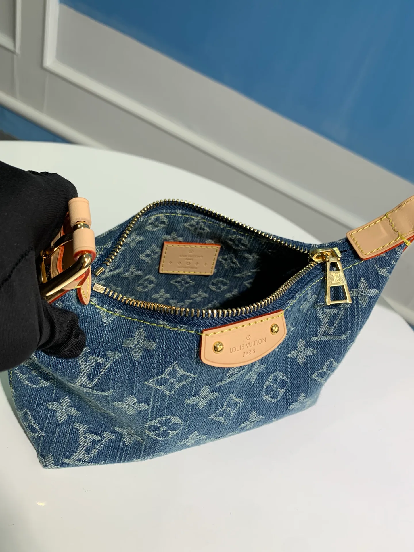 Сумки На Ремне Женские Louis Vuitton 108913