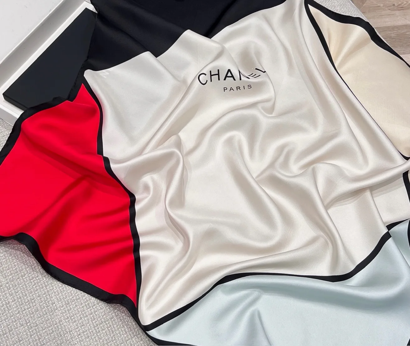Платки Chanel 13327734