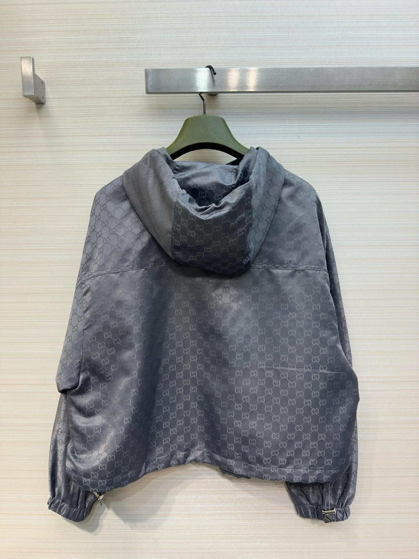 Куртки И Пуховики Женские Gucci 18767807
