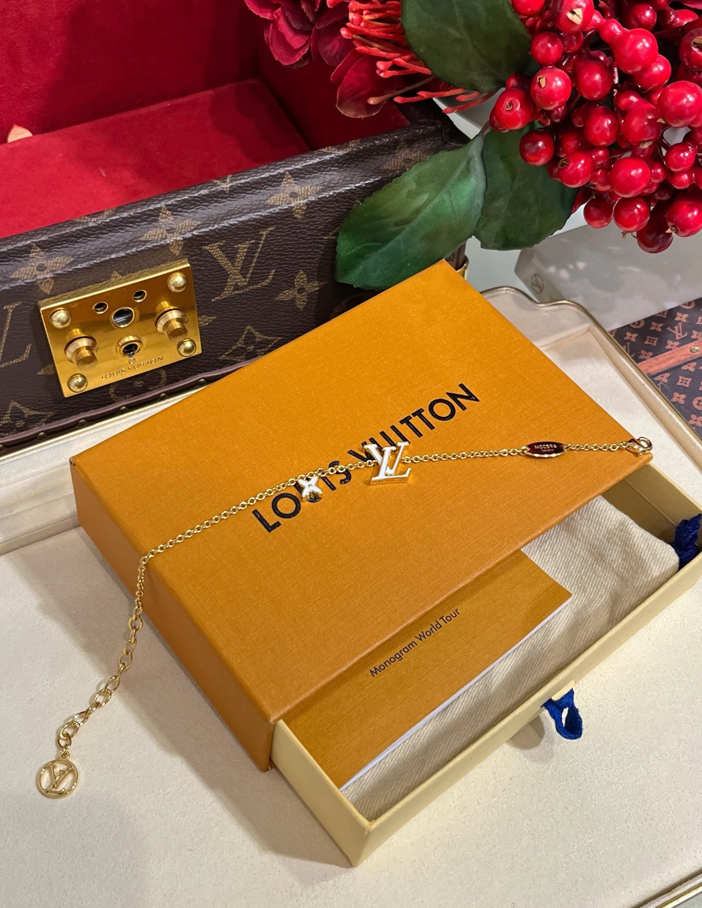 Бижутерия Louis Vuitton 17819351