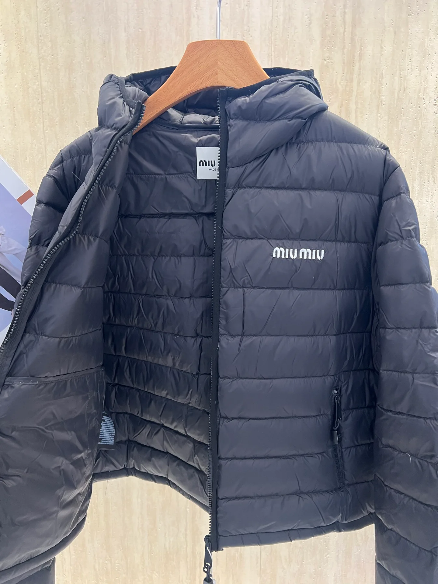 Куртки И Пуховики Женские Miu Miu 18657939