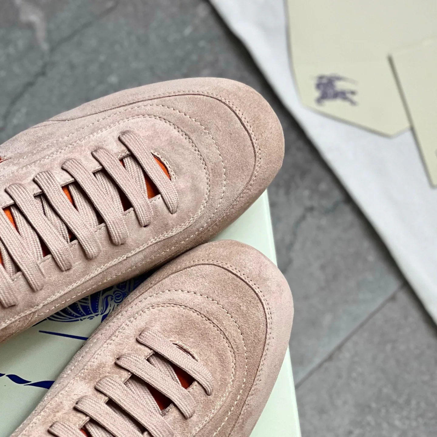 Кроссовки Женские Burberry 18589202
