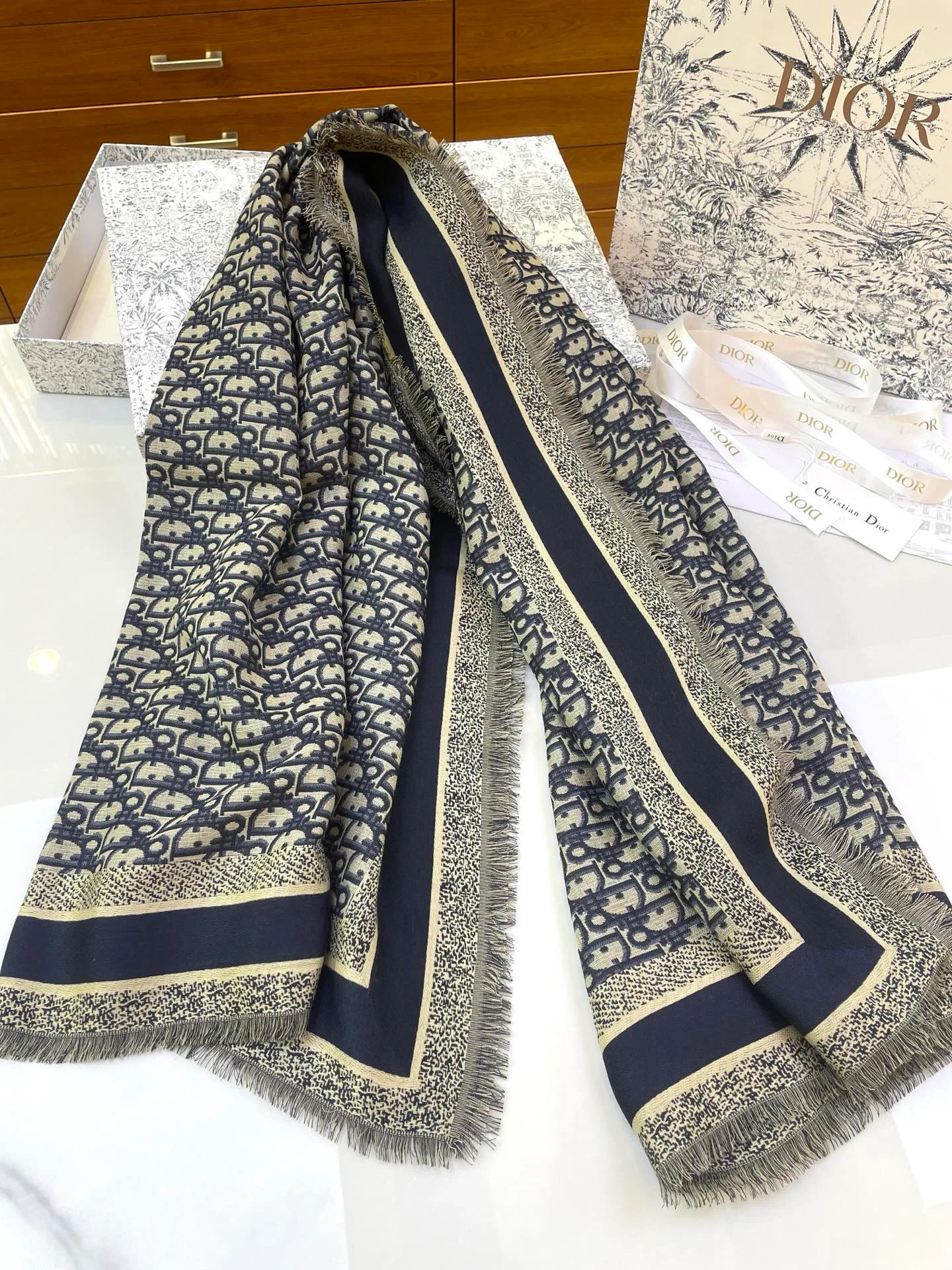 Шарфы Christian Dior 17898738