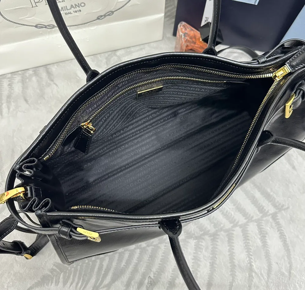 Классические Сумки Женские Prada 11462548