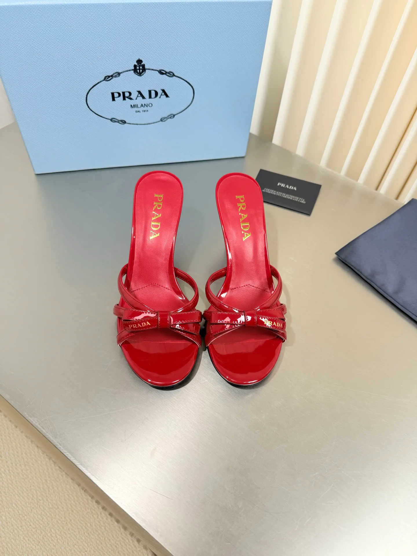 Босоножки Женские Prada 18083097