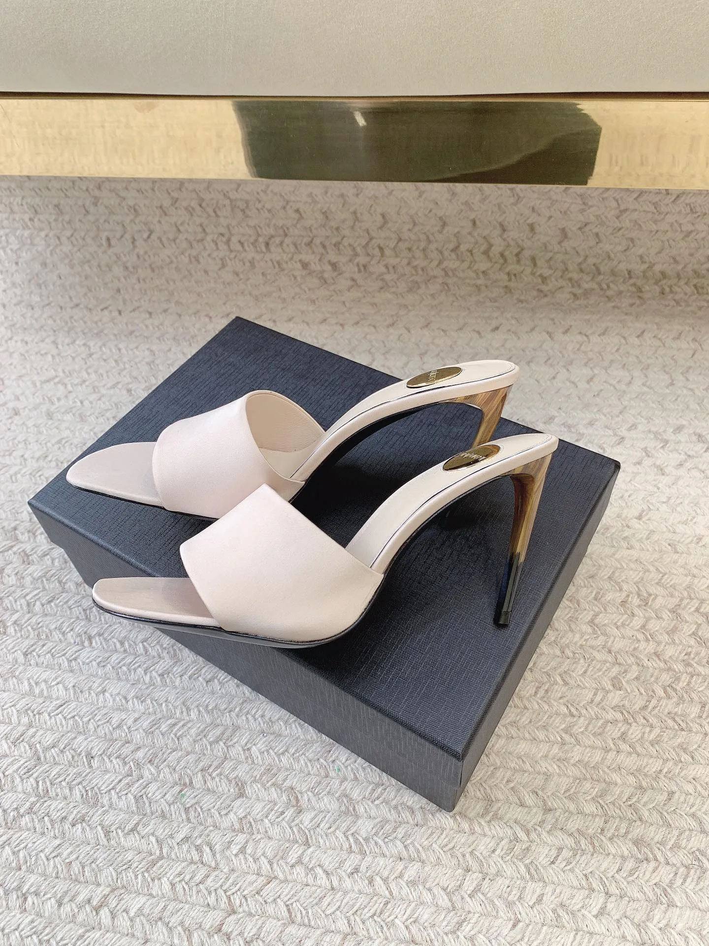 Босоножки Женские Saint Laurent 23834