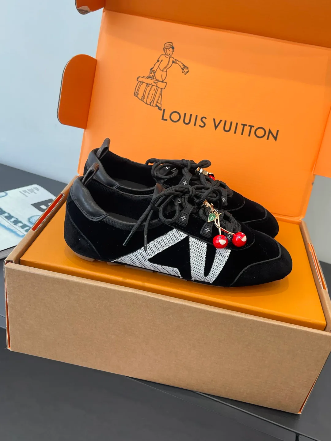 Кроссовки Женские Louis Vuitton 1595083