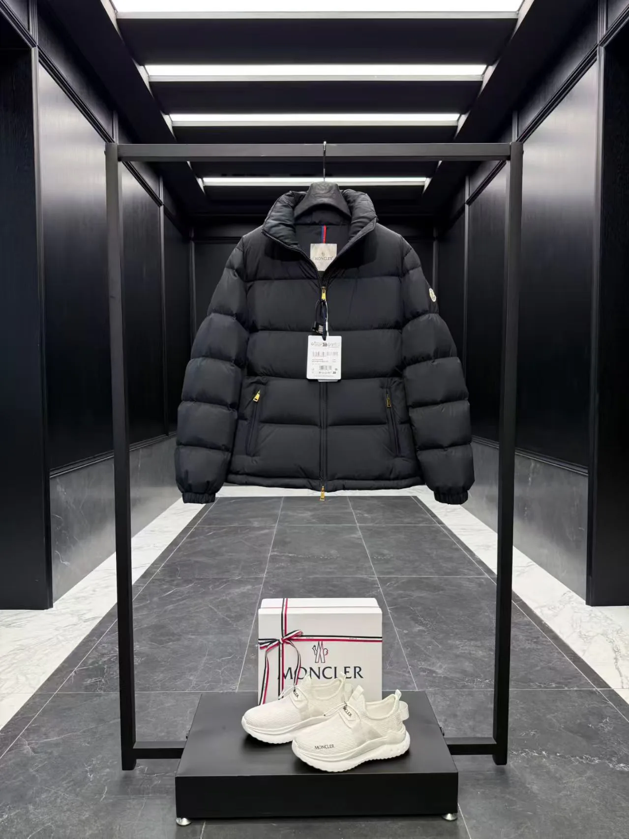 Куртки И Пуховики Мужские Moncler 170952