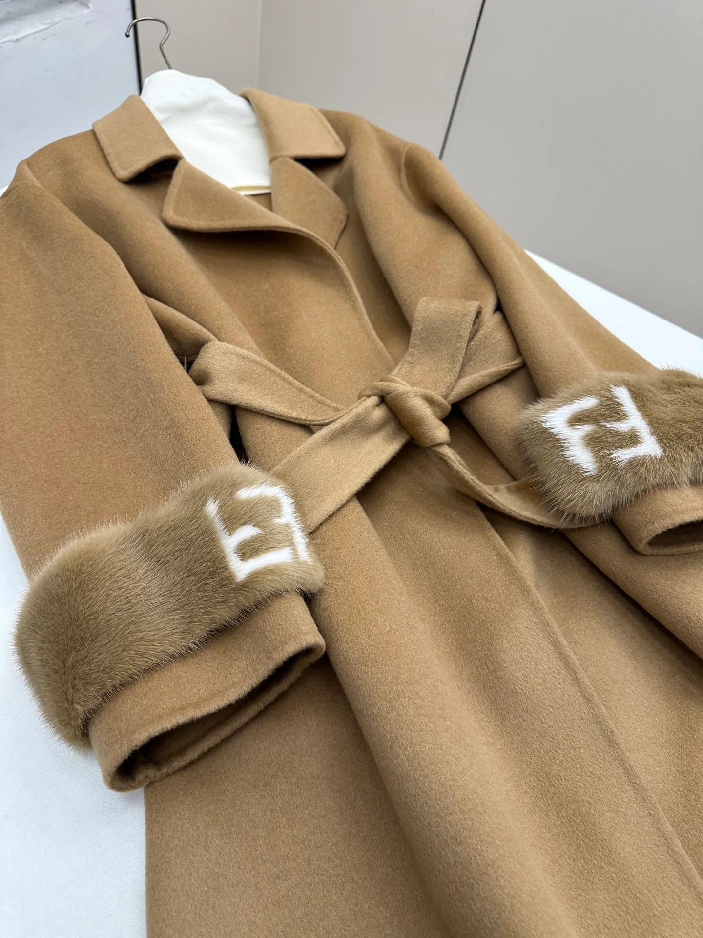 Пальто Женские Fendi 19484429