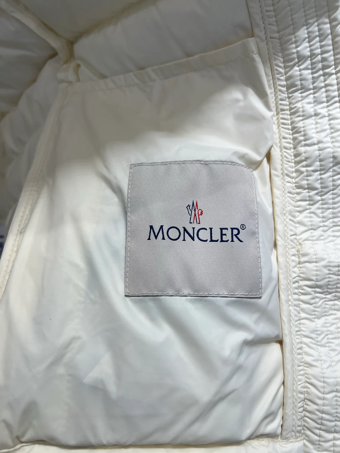 Куртки И Пуховики Женские Moncler 18723426