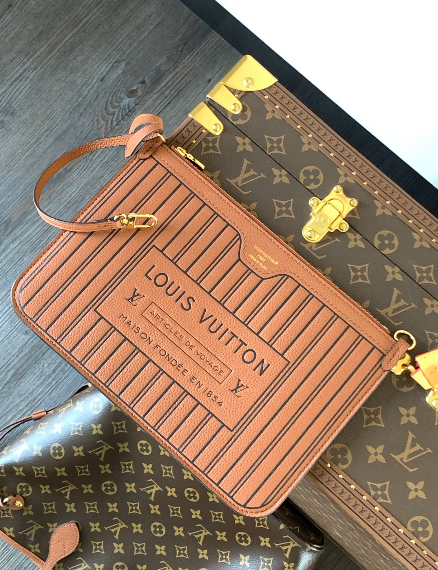 Классические Сумки Женские Louis Vuitton 18153070