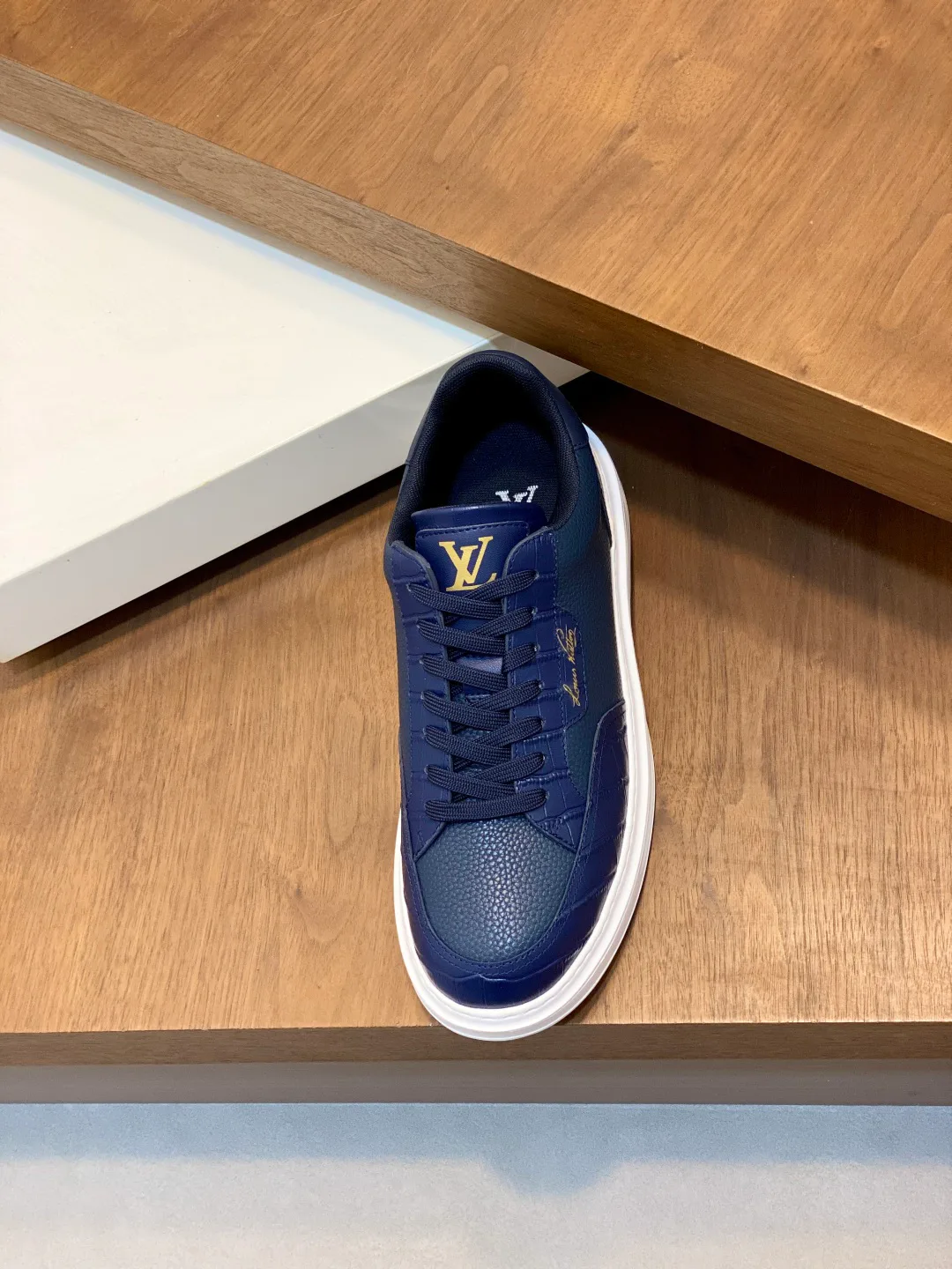 Кроссовки Мужские Louis Vuitton 18265109