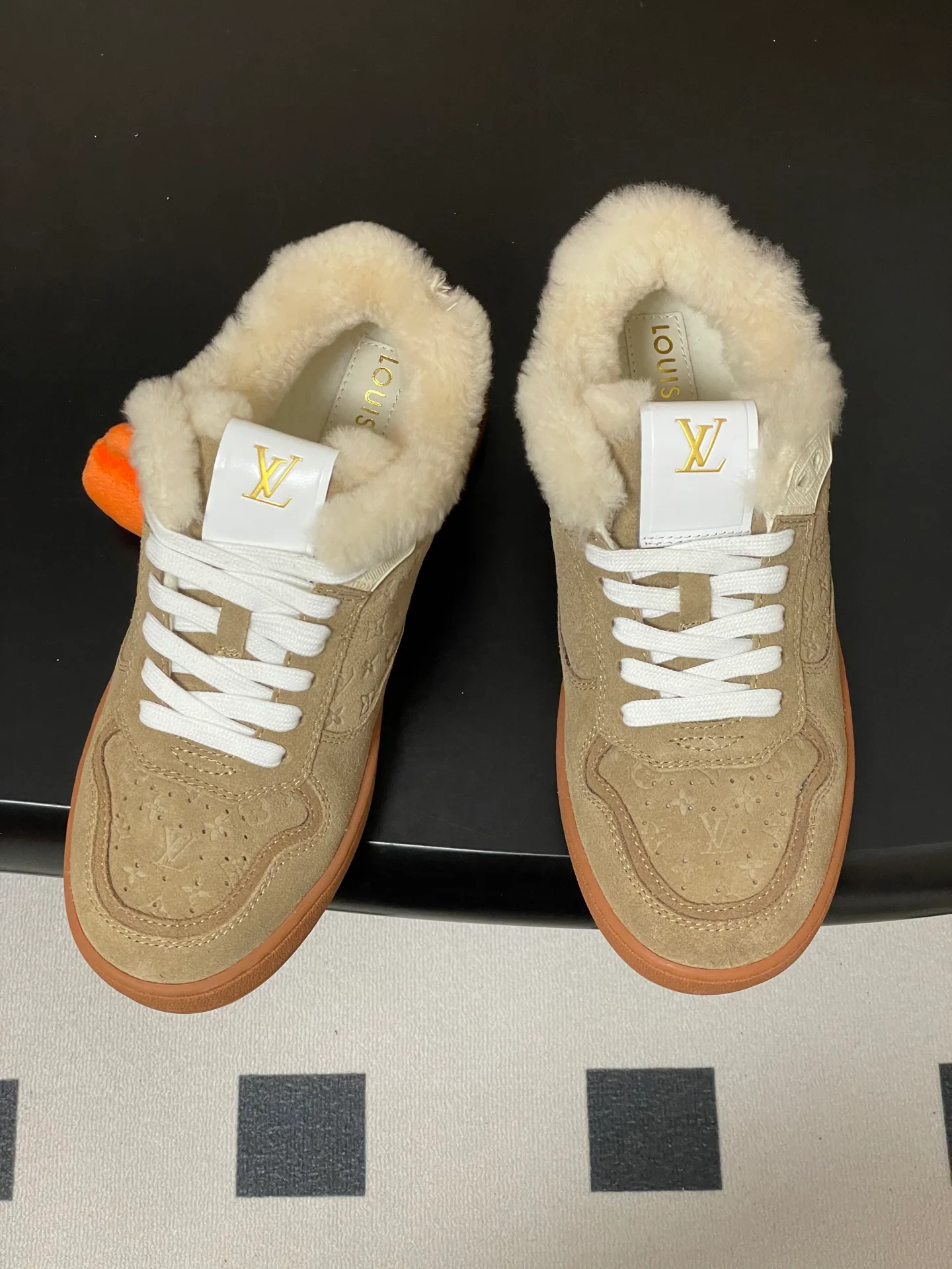 Кроссовки Женские Louis Vuitton 1706469