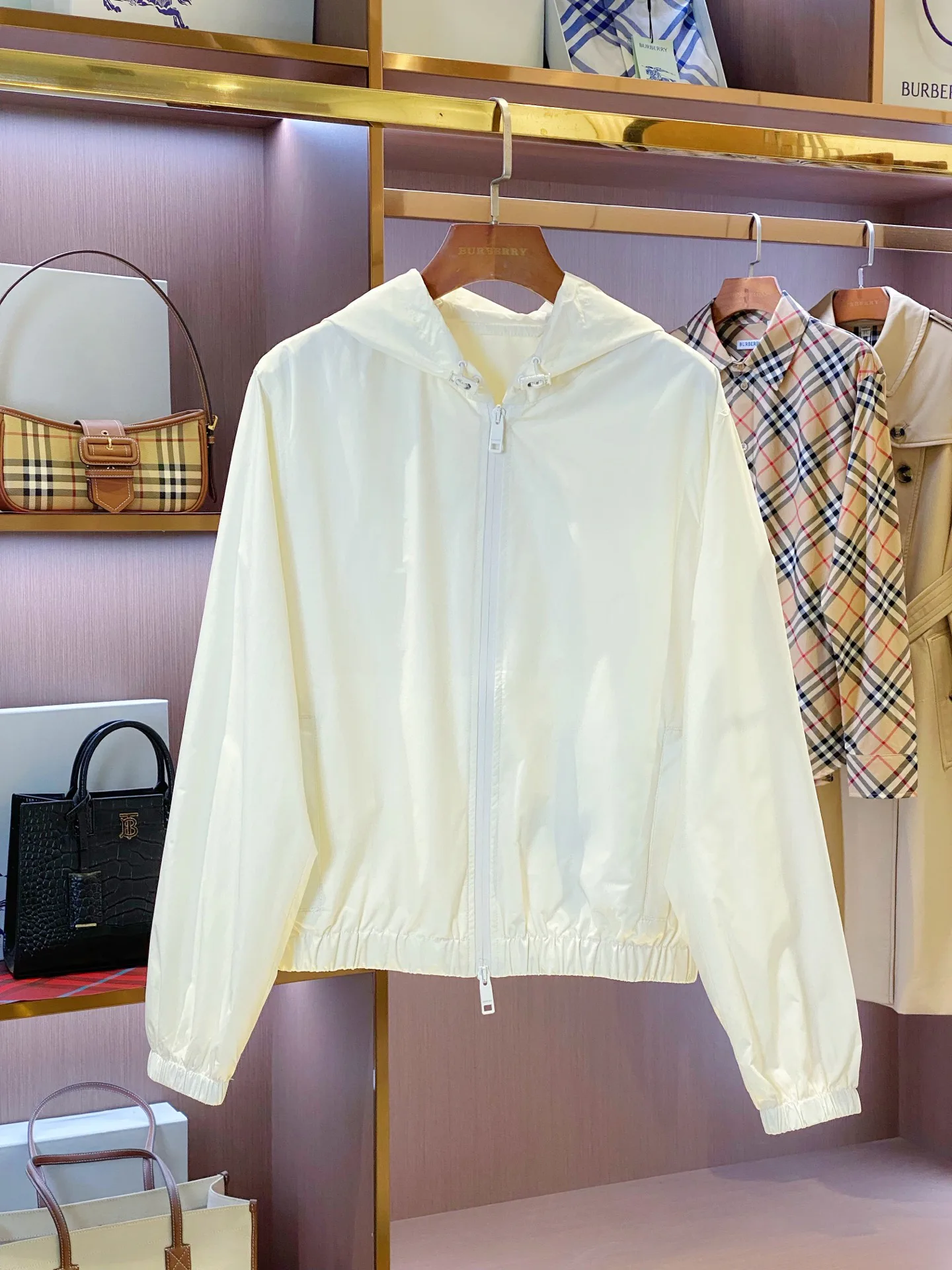 Куртки И Пуховики Женские Burberry 18206396