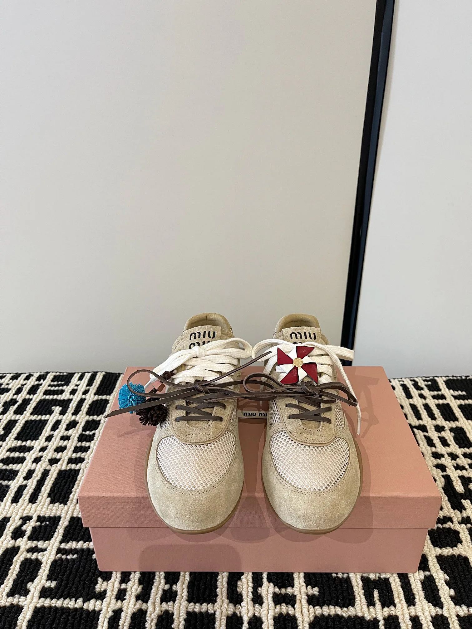 Кроссовки Женские Miu Miu 10991297