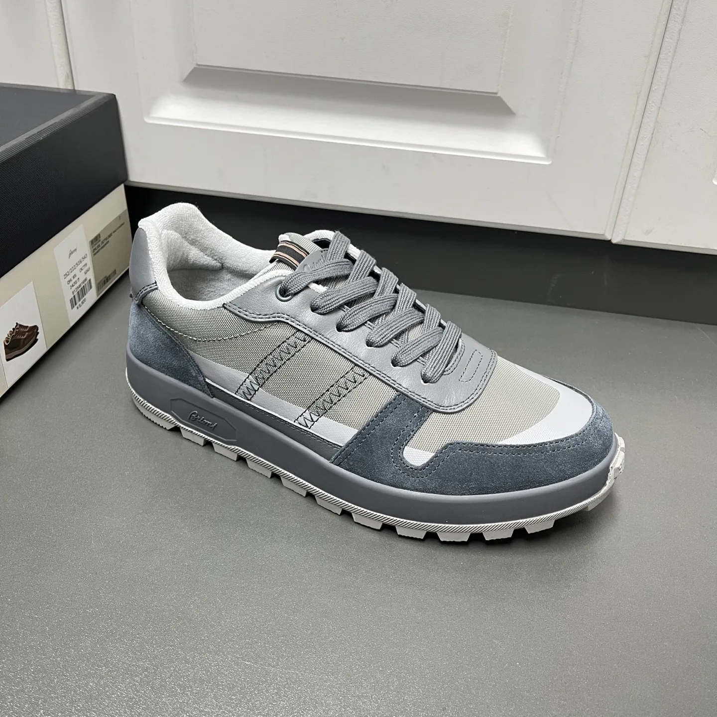 Кроссовки Женские Brioni 12415