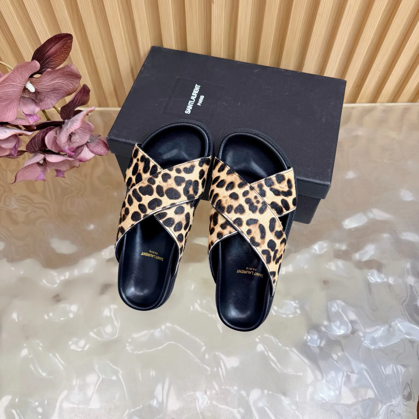 Шлепанцы Женские Saint Laurent 11755438