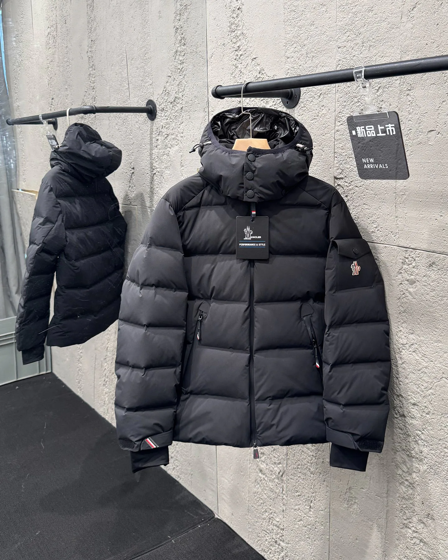 Куртки И Пуховики Мужские Moncler 17942231