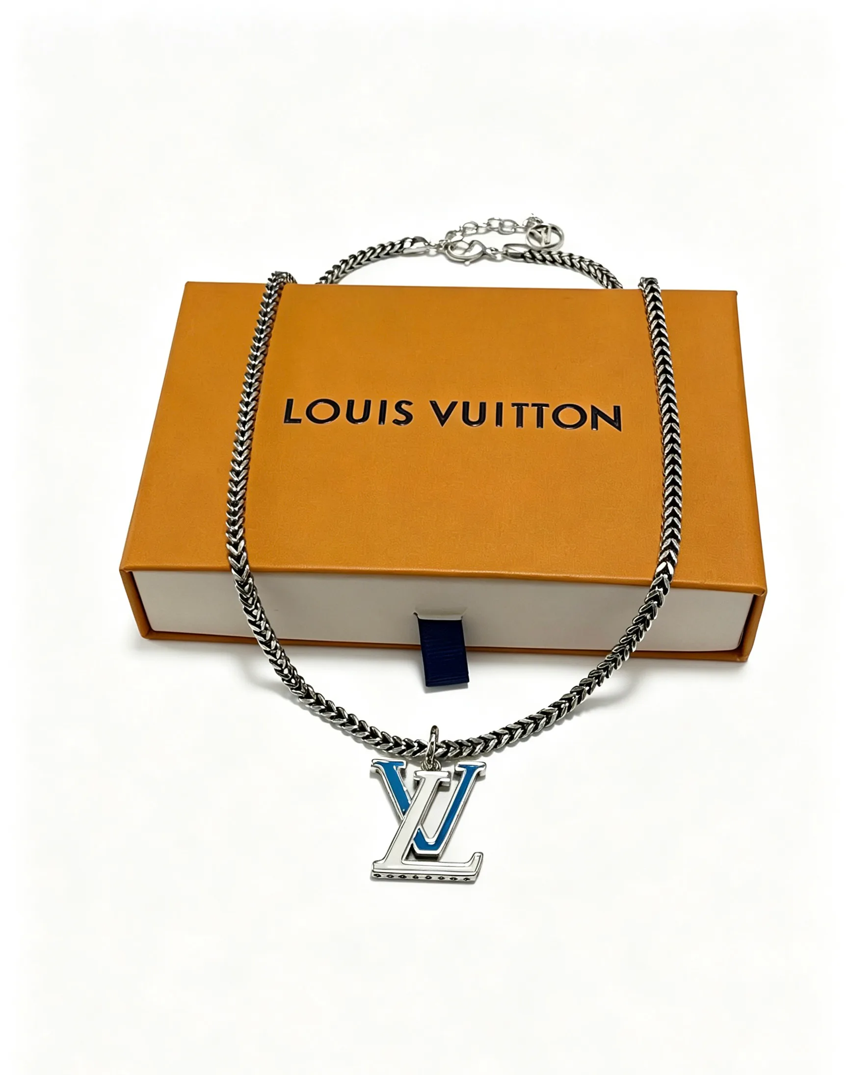 Бижутерия Louis Vuitton 17361281