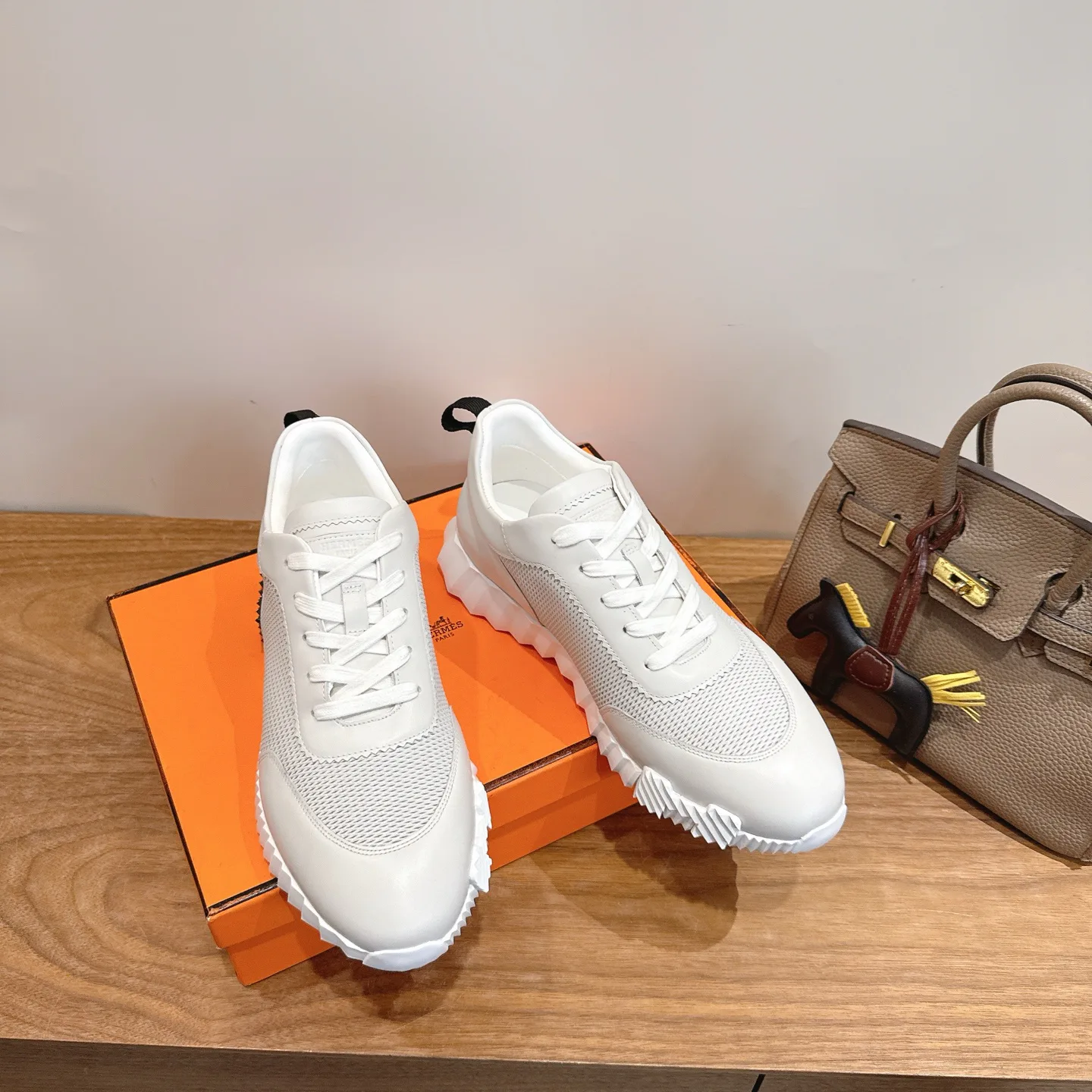 Кроссовки Женские Hermes 17414525