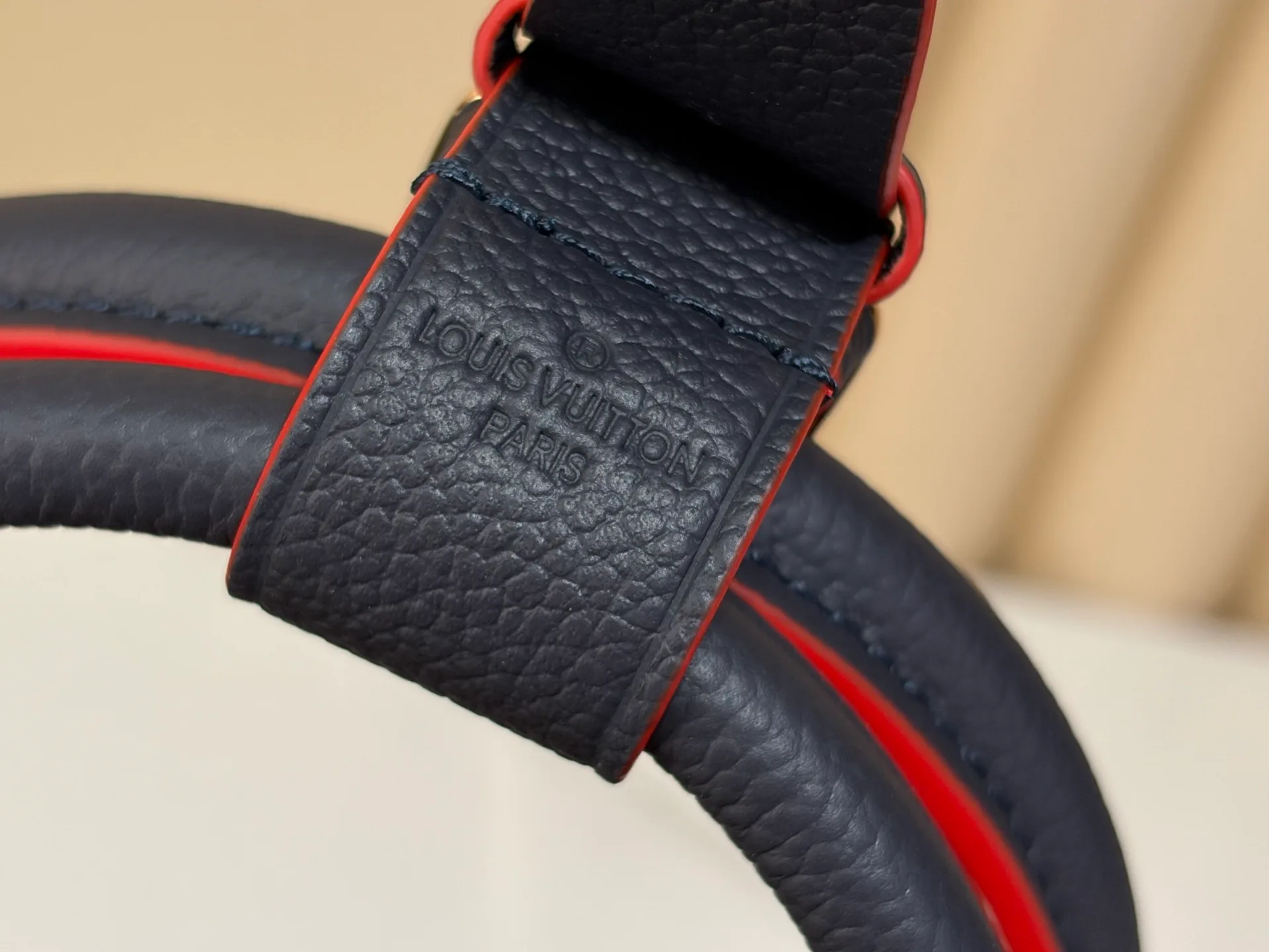 Классические Сумки Женские Louis Vuitton 18240329