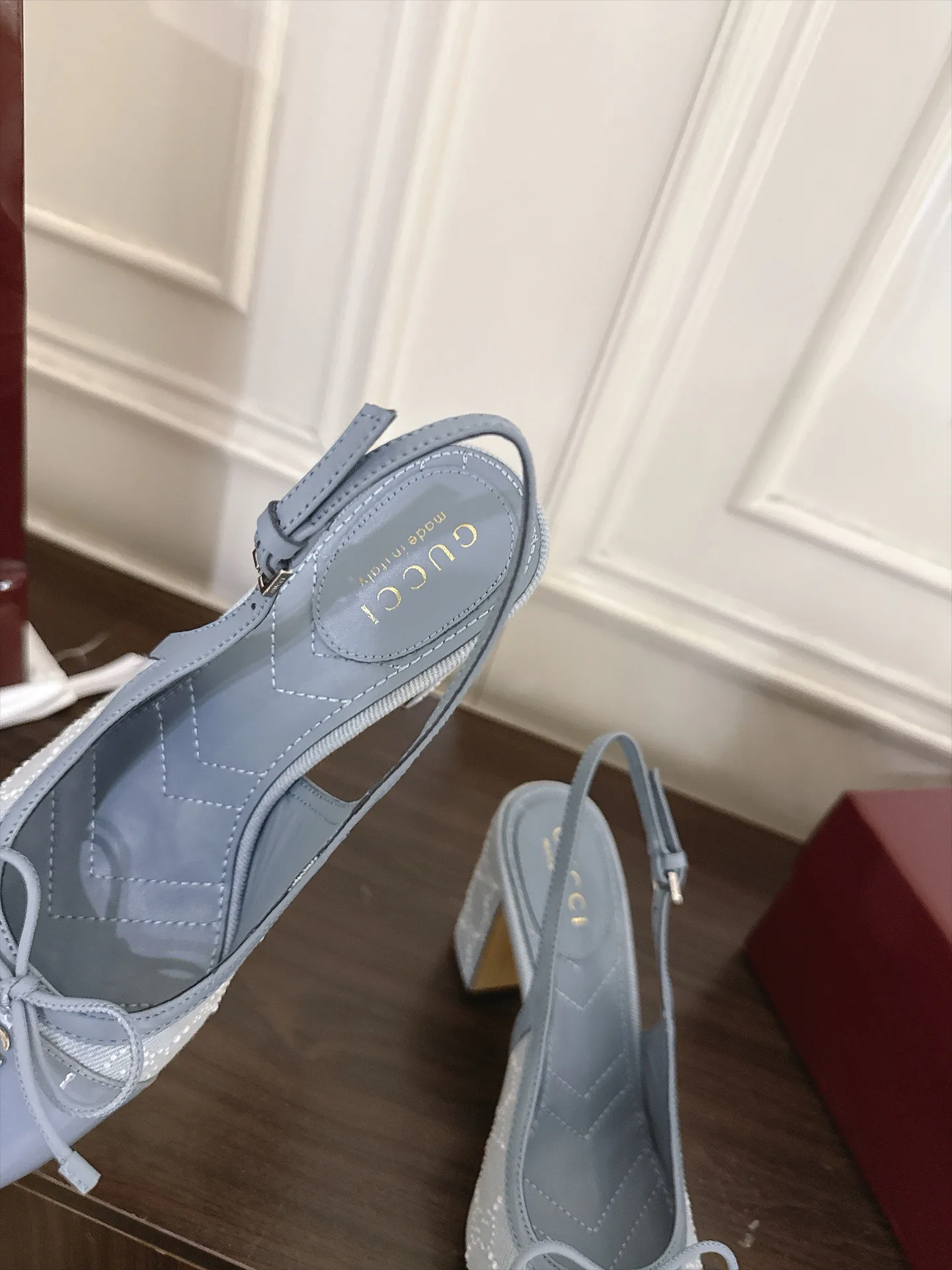 Босоножки Женские Gucci 18143134