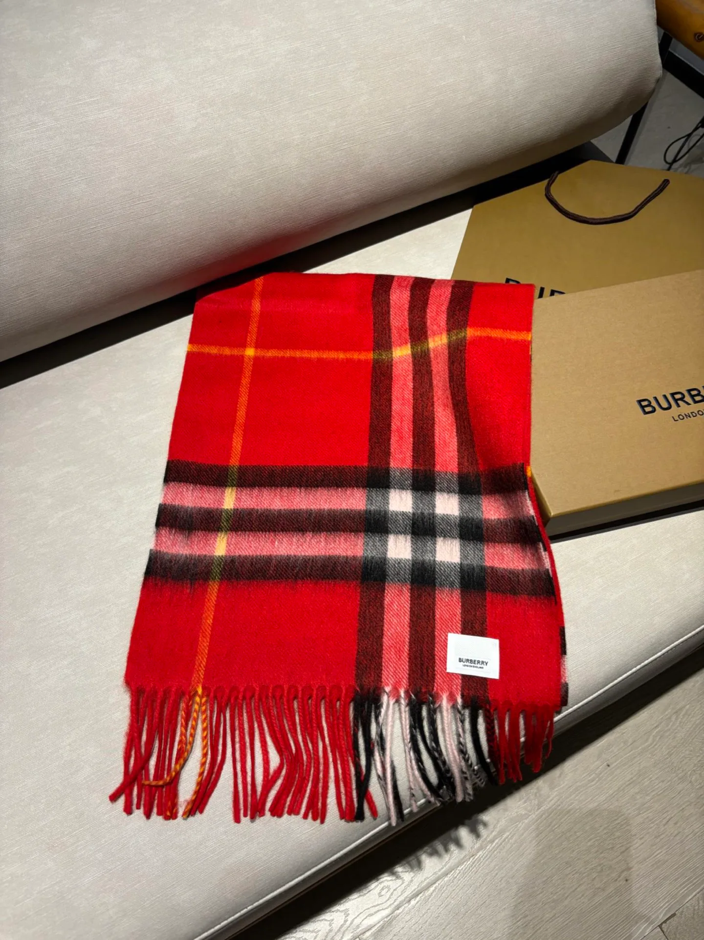 Шарфы Burberry 18507483