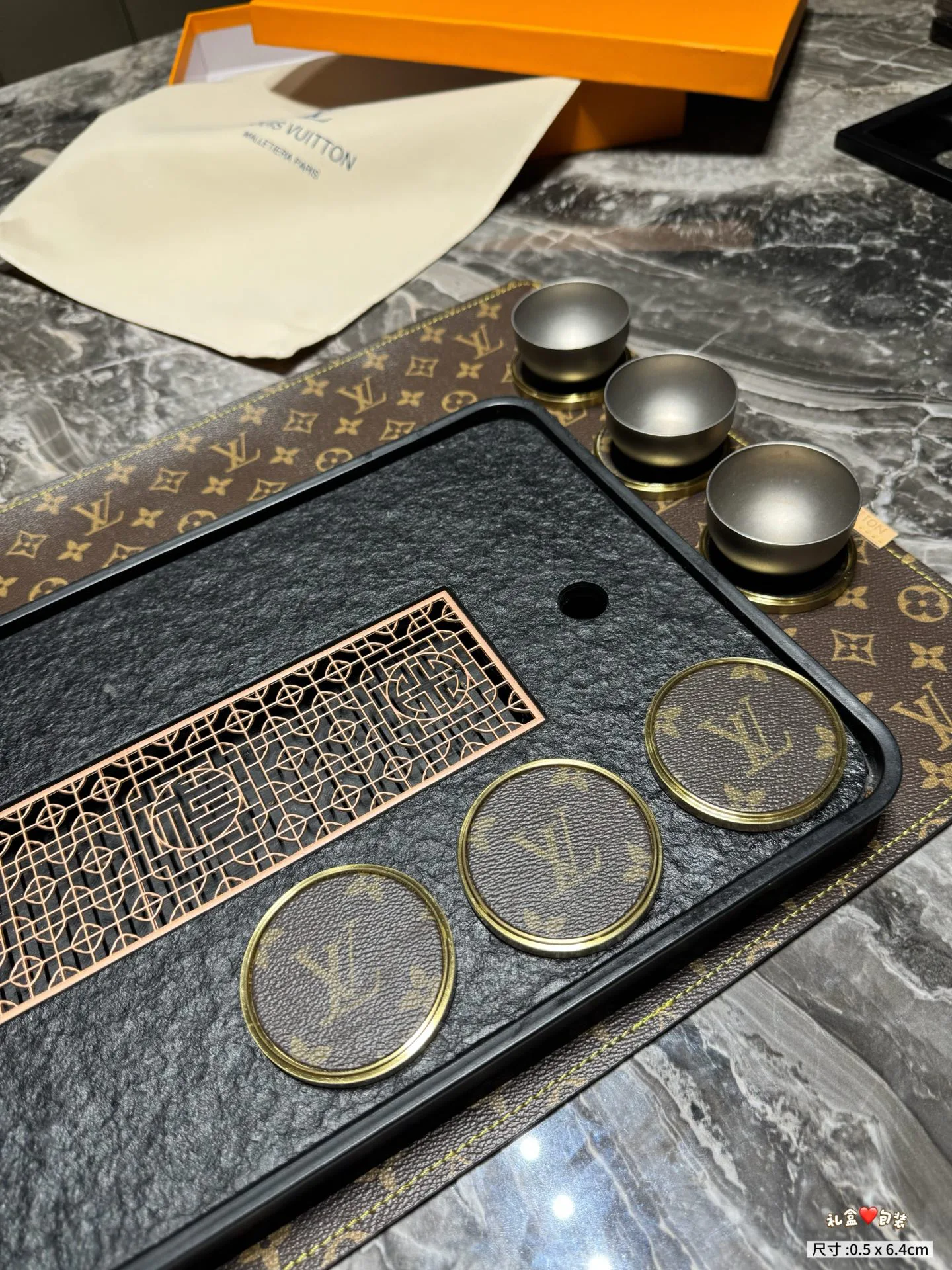 Посуда Louis Vuitton 18013277