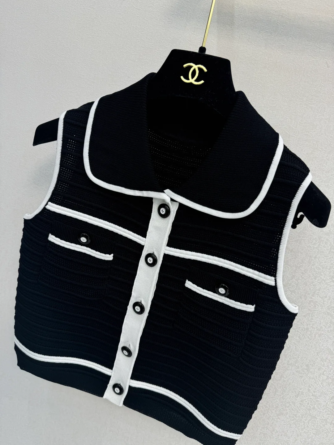 Жилеты Женские Chanel 11697178