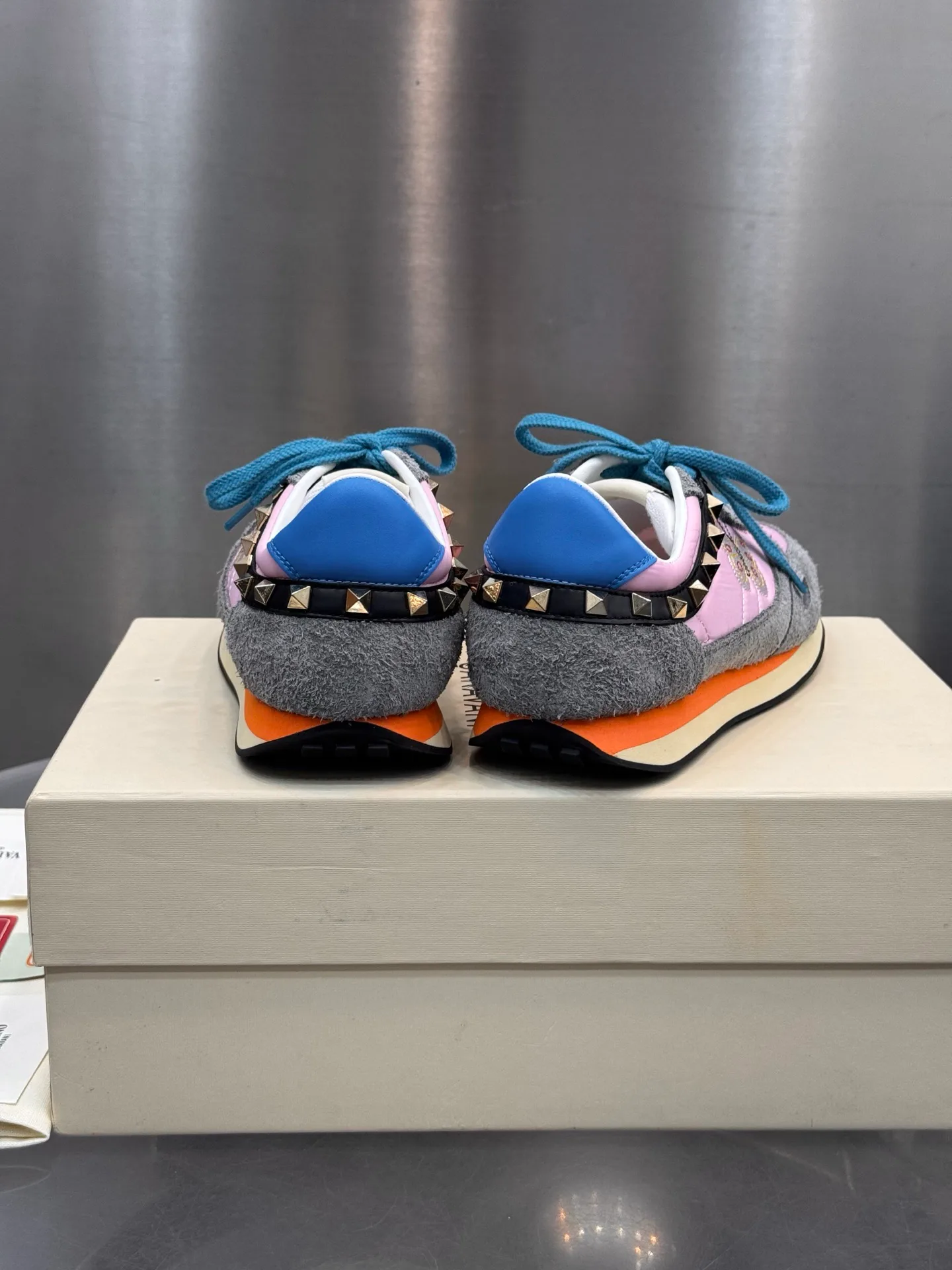 Кроссовки Женские Valentino 18202514