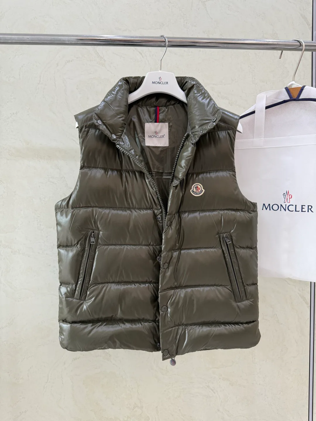 Жилеты Женские Moncler 18376097