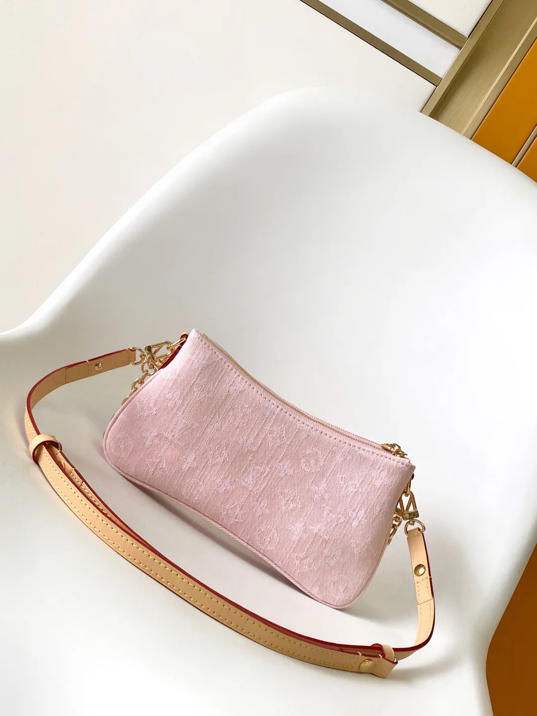 Клатчи Женские Louis Vuitton 13435256