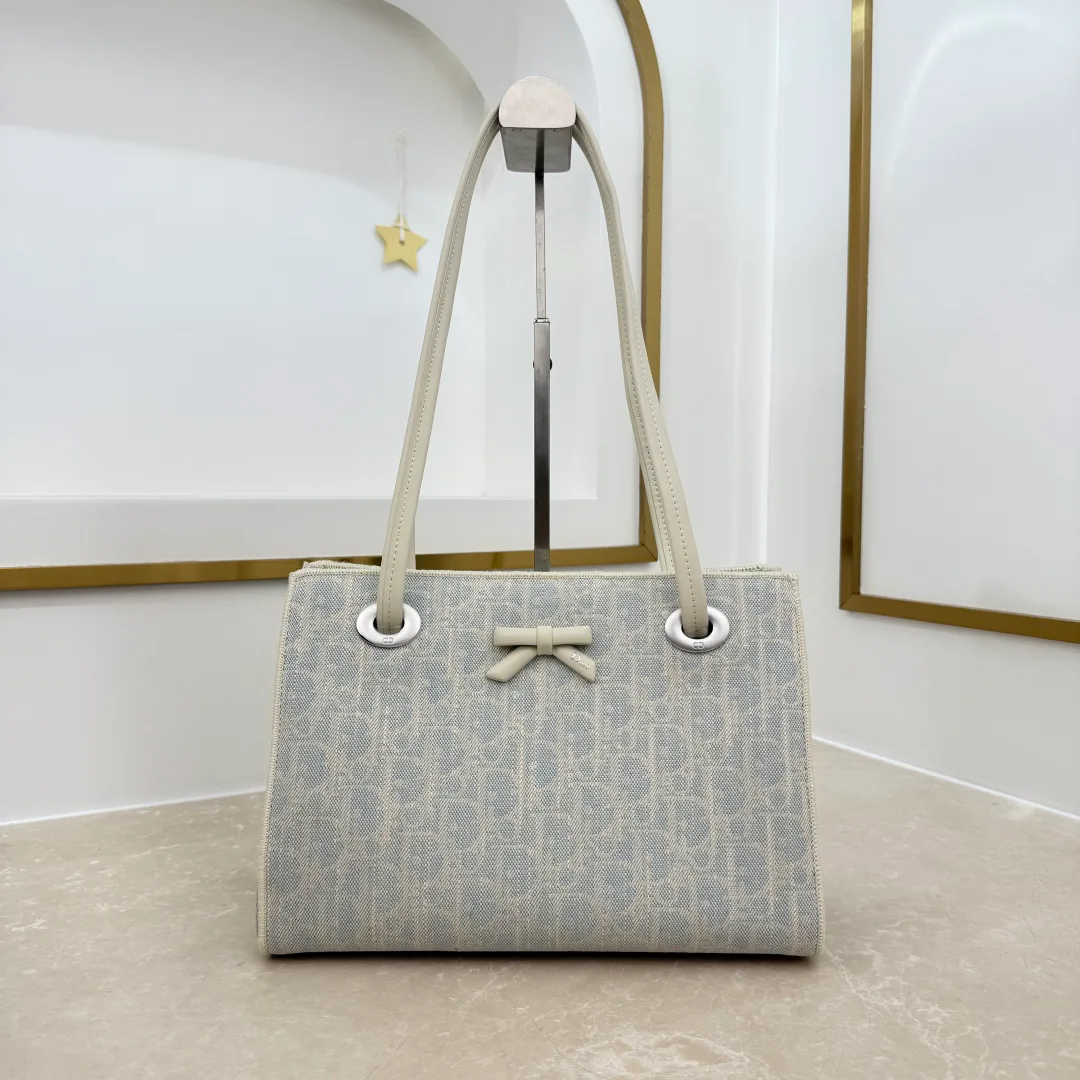 Классические Сумки Женские Christian Dior 18187809