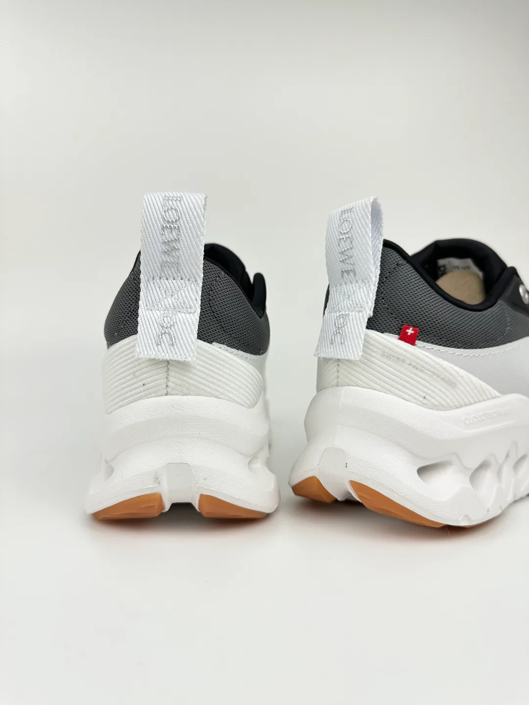 Кроссовки Женские Loewe 11228561