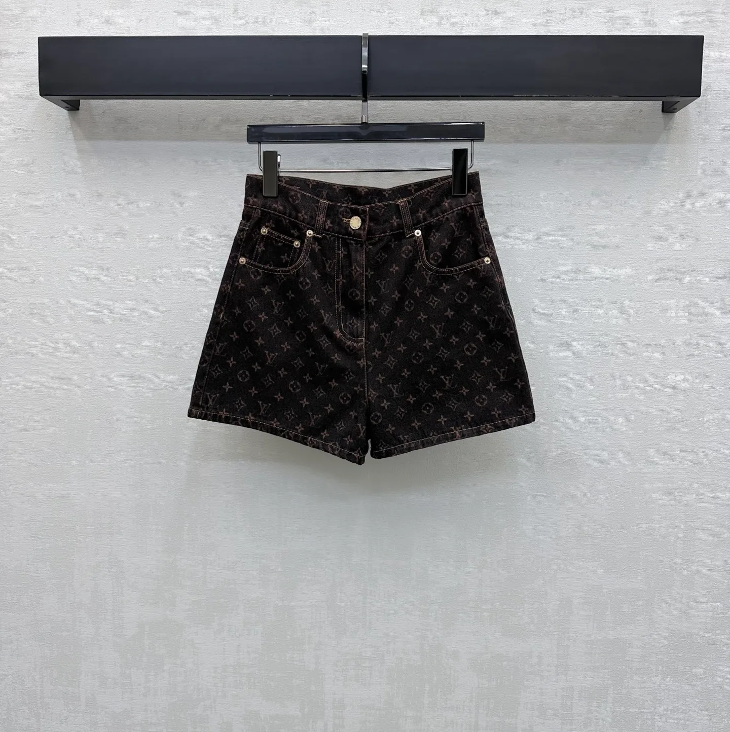 Шорты Женские Louis Vuitton 11682727