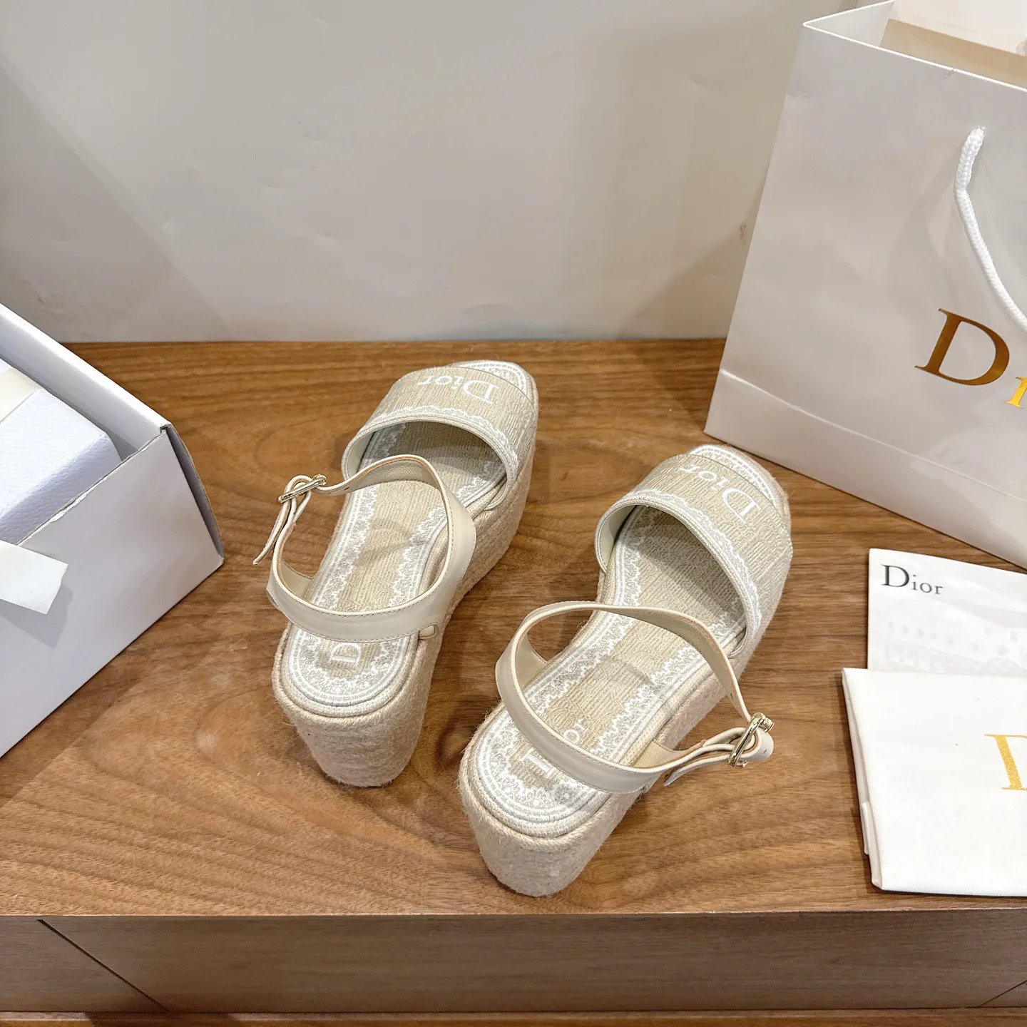 Босоножки Женские Christian Dior 17947072
