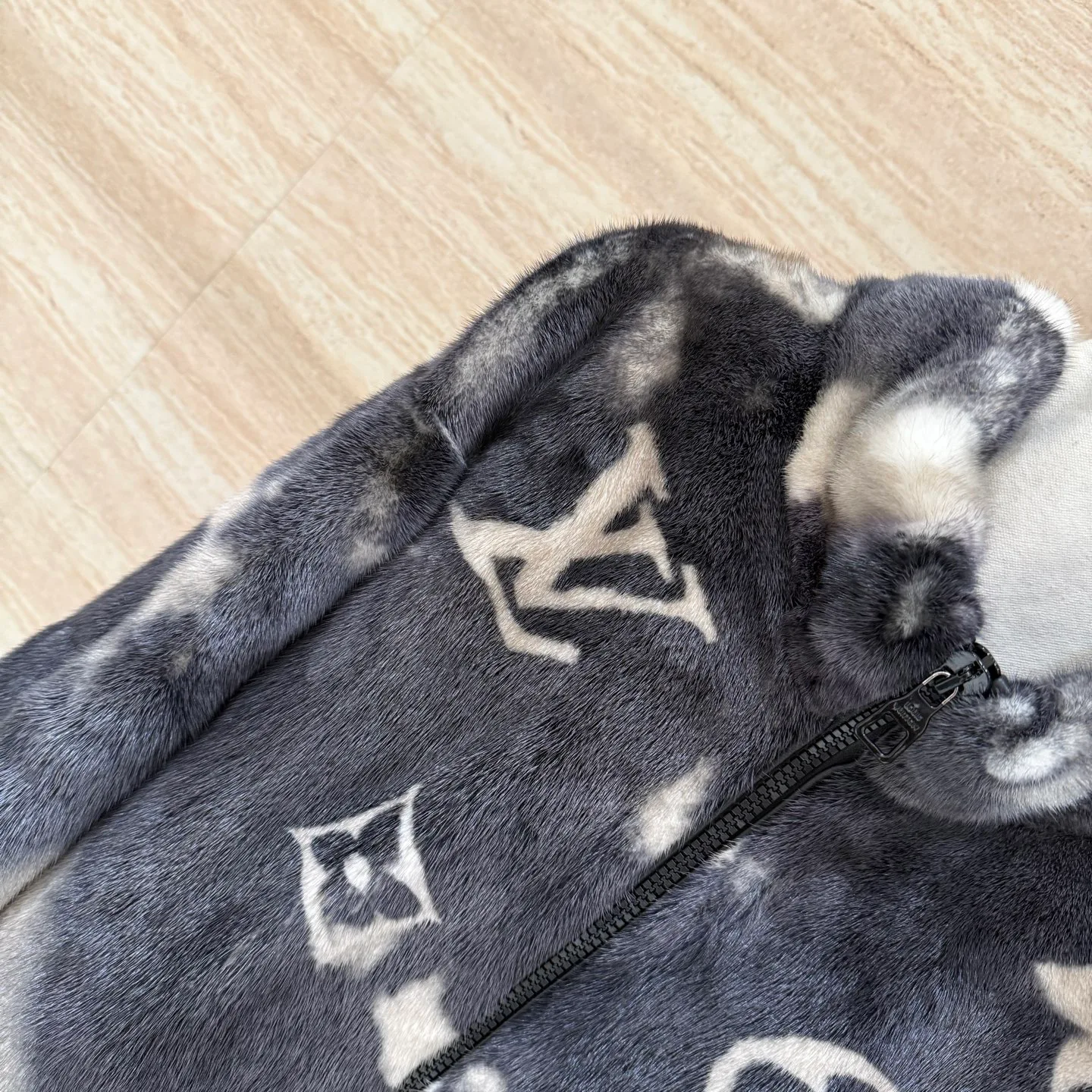 Шубы Женские Louis Vuitton 1061373