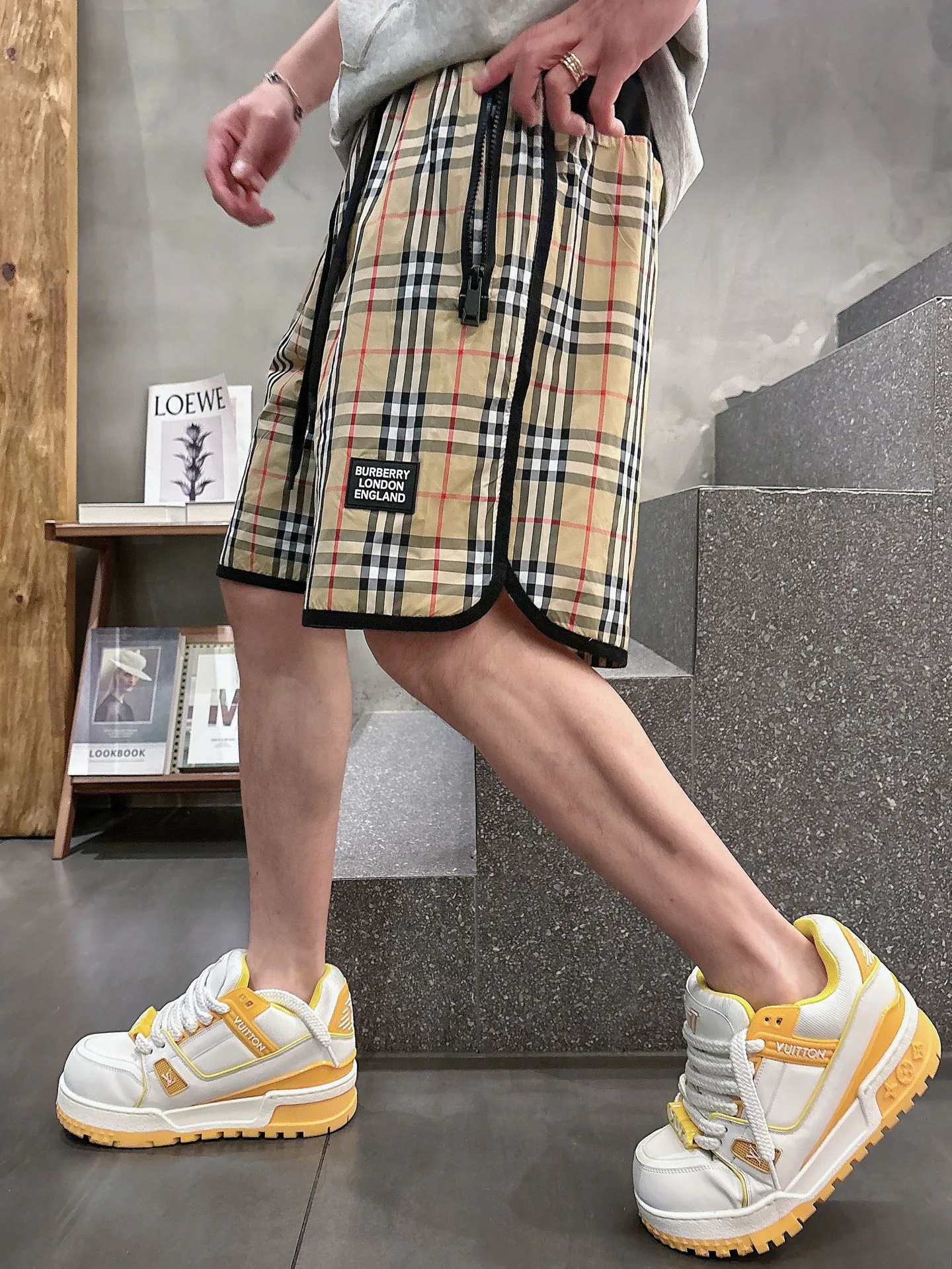 Шорты Мужские Burberry 13479637