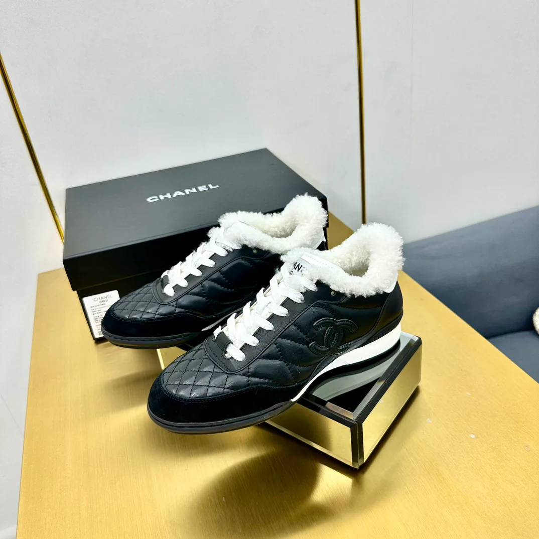 Кроссовки Женские Chanel 17949091