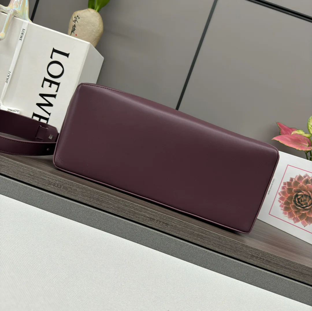 Классические Сумки Женские Loewe 18030362