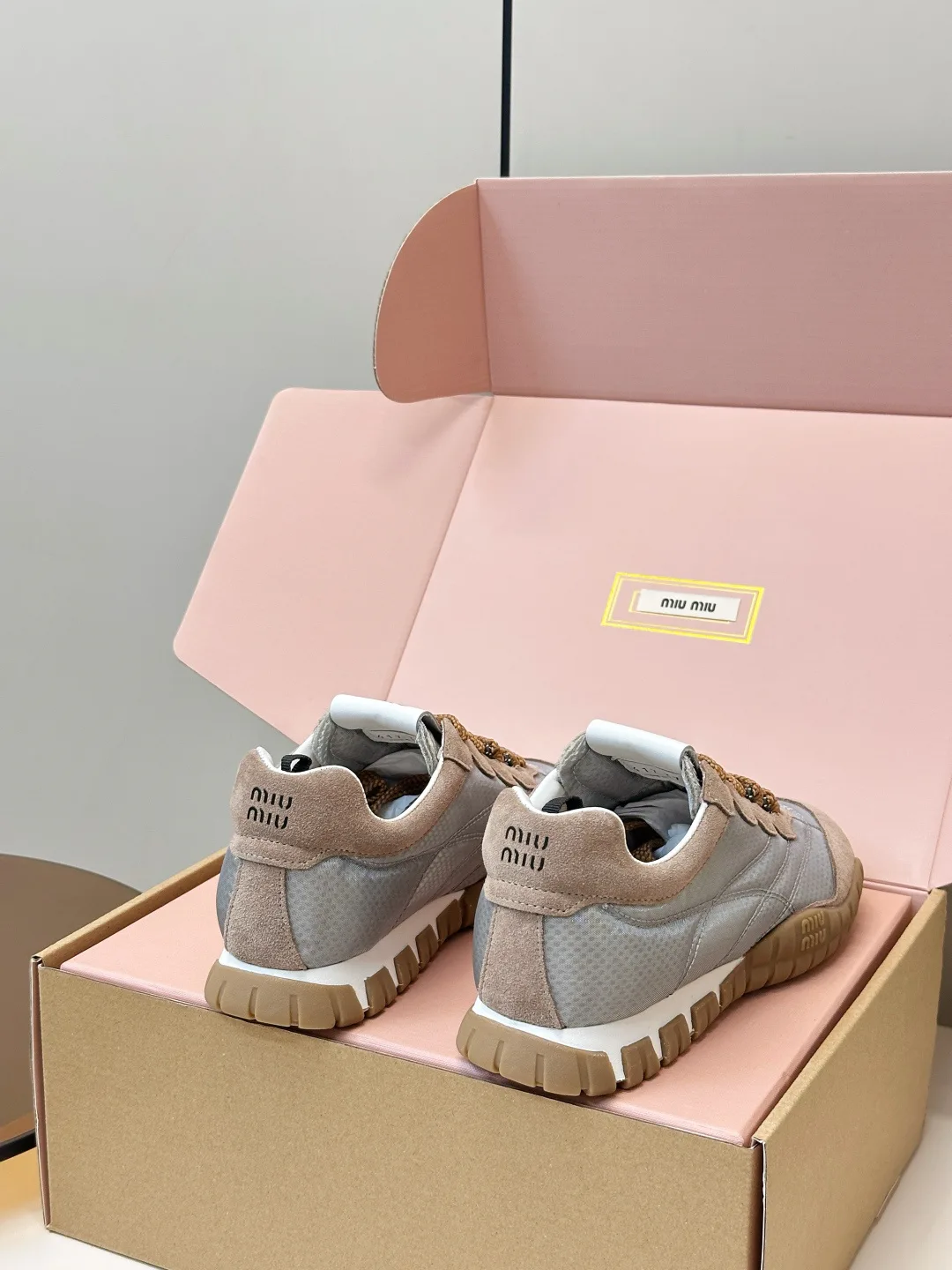 Кроссовки Женские Miu Miu 19032050